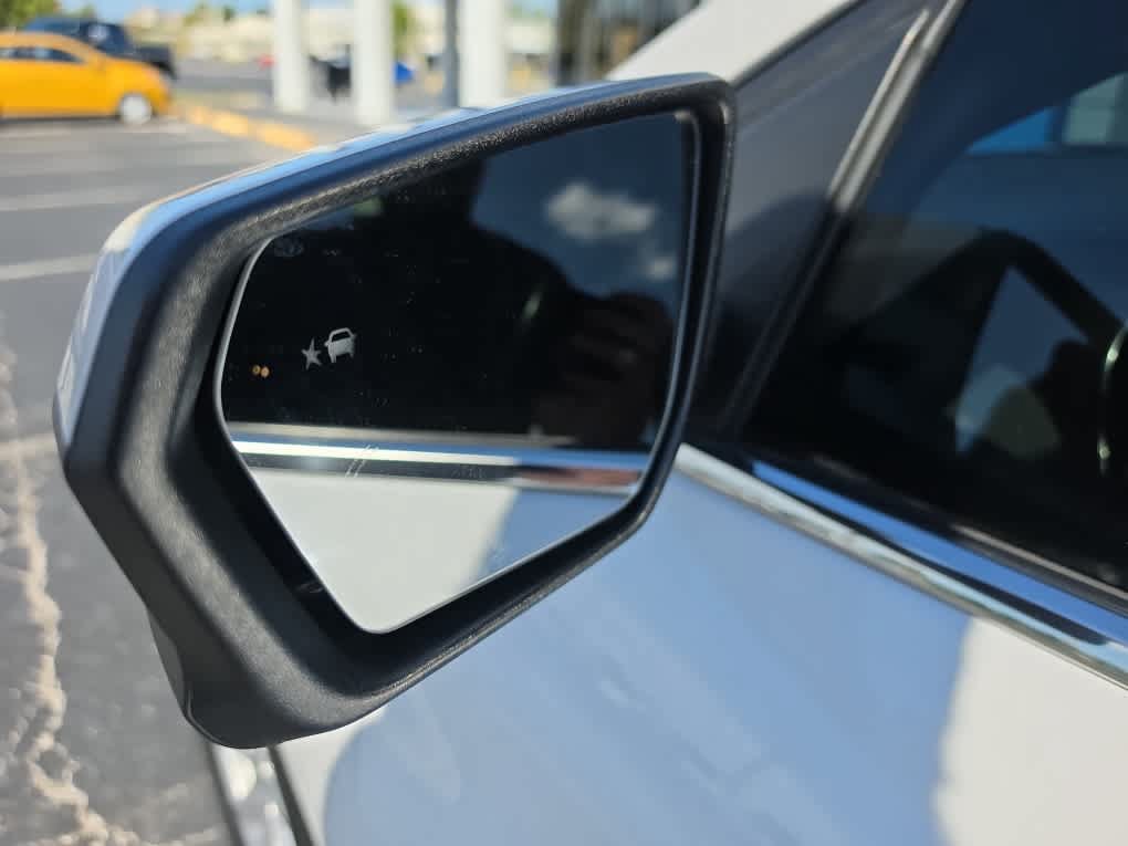Used 2021 Chevrolet Equinox LT FWD image 13
