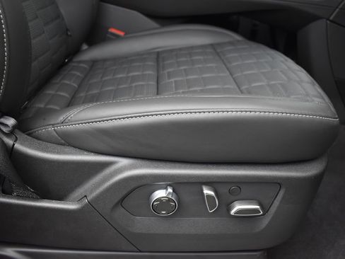 Certified 2025 Cadillac Escalade Sport Platinum image 37