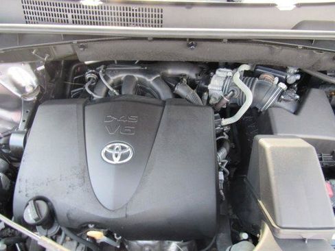 Used 2019 Toyota Highlander XLE AWD/4WD image 64