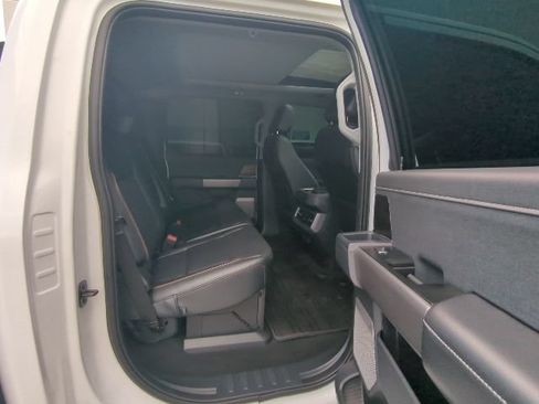 Used 2025 Ford F250 Lariat w/ Lariat Ultimate Package AWD/4WD image 19