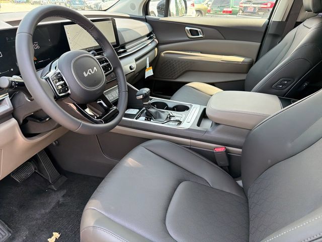 New 2026 Kia Carnival EX FWD image 16