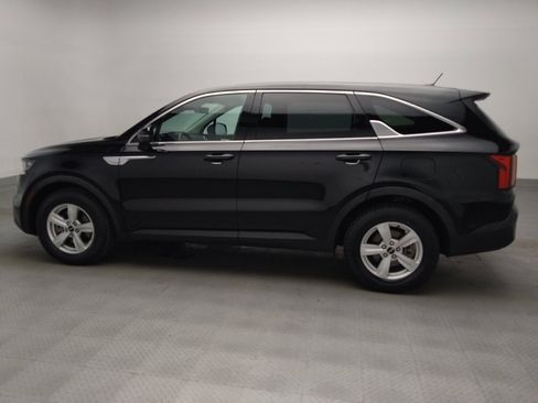Used 2023 Kia Sorento LX FWD image 3