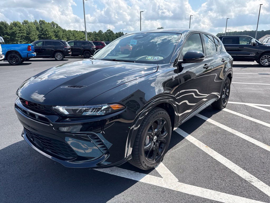 Used 2024 Dodge Hornet R/T Plus w/ R/T Blacktop Package AWD/4WD image 4
