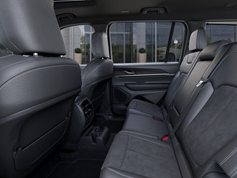 New 2026 Jeep Grand Cherokee L 2WD image 23
