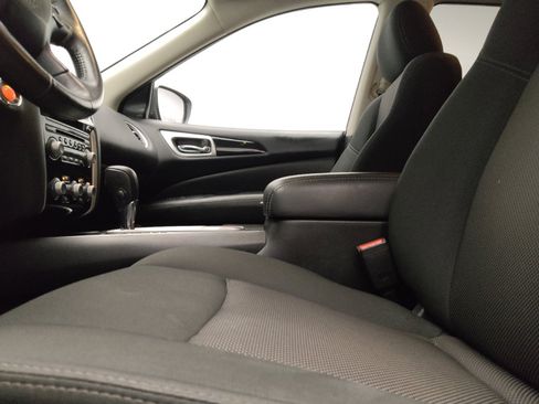 Used 2020 Nissan Pathfinder SV FWD image 17