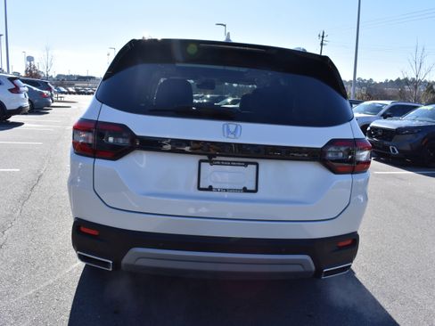 Certified 2023 Honda Pilot Elite image 8