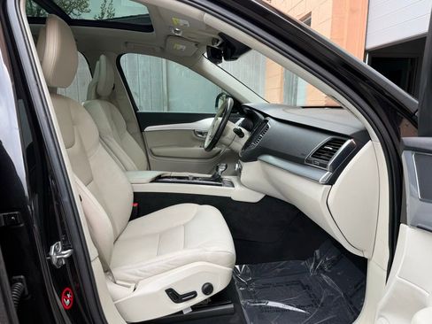 Used 2018 Volvo XC90 T5 Momentum w/ Convenience Package AWD/4WD image 23