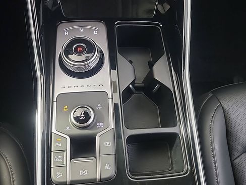 Certified 2022 Kia Sorento SX w/ Panoramic Sunroof Package AWD/4WD image 32