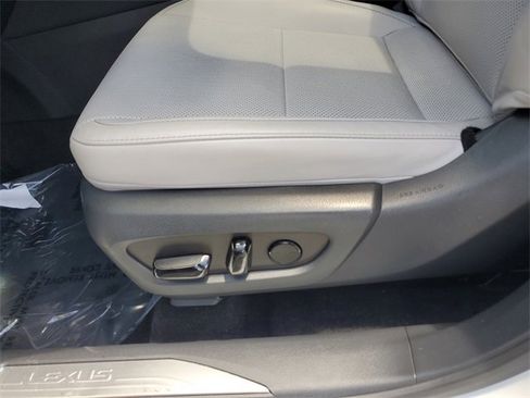 Used 2023 Lexus RX 350 Premium image 12