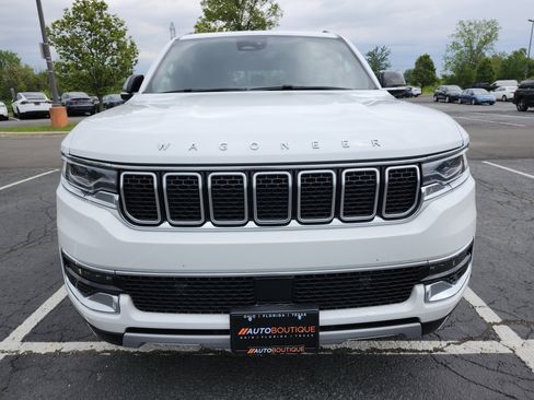 Used 2024 Jeep Wagoneer L Series II RWD image 14