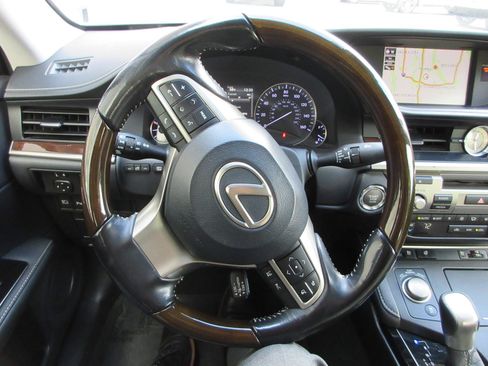 Used 2017 Lexus ES 350 w/ Navigation System Package FWD image 37