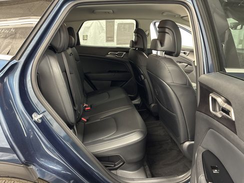 Certified 2023 Kia Sportage EX AWD/4WD image 9
