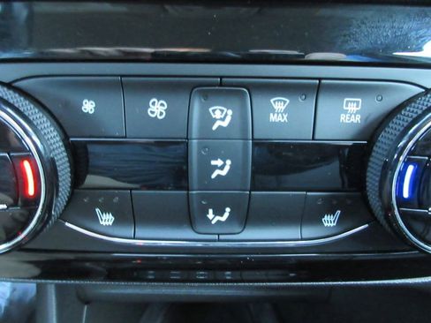 Used 2022 Buick Encore GX Select w/ Sport Touring Package image 31