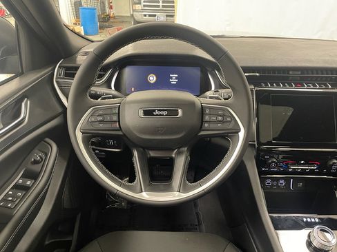 New 2025 Jeep Grand Cherokee L Laredo w/ Trailer Tow Package image 10