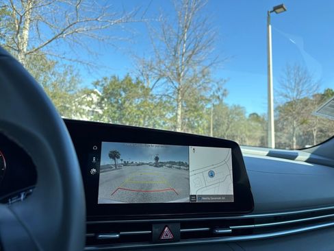 Used 2025 Hyundai Elantra SEL image 17