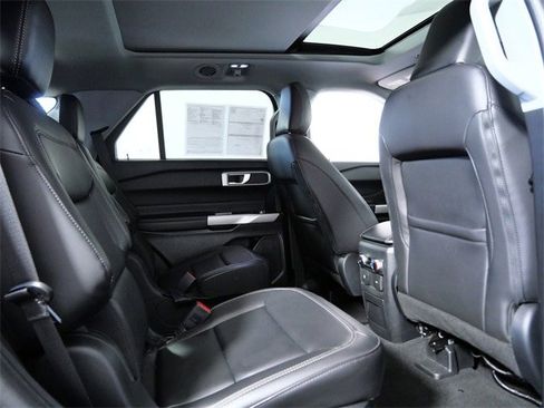 Certified 2023 Ford Explorer XLT w/ Equipment Group 202A image 13