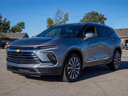 New 2025 Chevrolet Blazer Premier image 3
