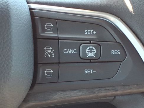 New 2026 Jeep Grand Cherokee L 4WD image 17