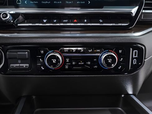 Used 2024 GMC Sierra 2500 SLT w/ SLT Convenience Package image 15