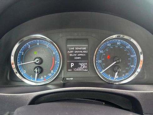 Used 2019 Toyota Corolla LE FWD image 17