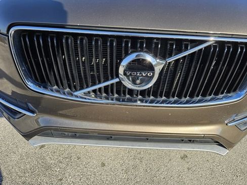 Used 2017 Volvo XC90 T6 Momentum w/ Vision Package image 10