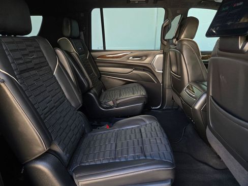 Used 2023 Cadillac Escalade ESV Sport Platinum w/ LPO, ONYX Package AWD/4WD image 31