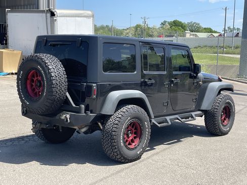 Used 2016 Jeep Wrangler Unlimited Sport AWD/4WD image 5