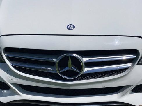 Used 2015 Mercedes-Benz C 300 4MATIC Sedan image 5