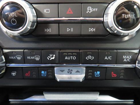 Used 2025 Ford F250 Platinum image 71