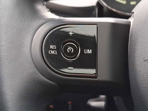 Certified 2024 MINI Cooper SE image 19