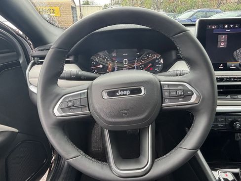 Used 2025 Jeep Compass Limited AWD/4WD image 25