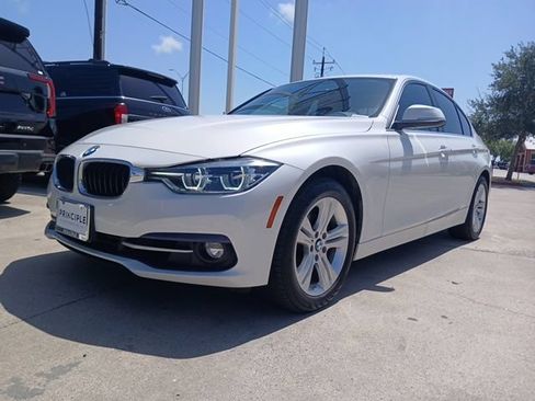 Used 2018 BMW 330i xDrive Sedan AWD/4WD image 3