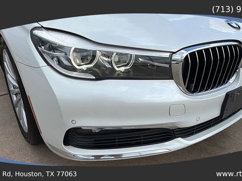 Used 2018 BMW 740i xDrive AWD/4WD image 13