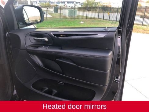 Used 2020 Dodge Grand Caravan SE image 17