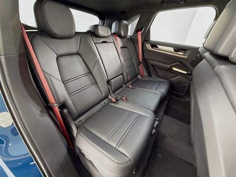 New 2026 Porsche Cayenne GTS image 28
