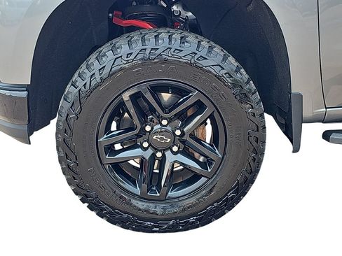 Used 2020 Chevrolet Silverado 1500 LT Trail Boss AWD/4WD image 31