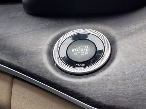 Used 2022 Jeep Grand Cherokee L Limited image 18