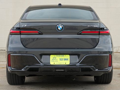 Used 2024 BMW i7 eDrive50 w/ M Sport Package RWD image 11