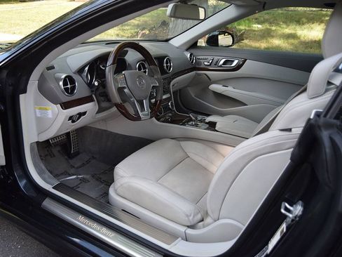 Used 2013 Mercedes-Benz SL 550 image 22