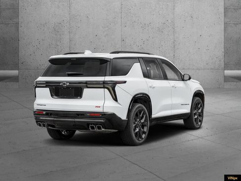 New 2026 Chevrolet Traverse RS image 2