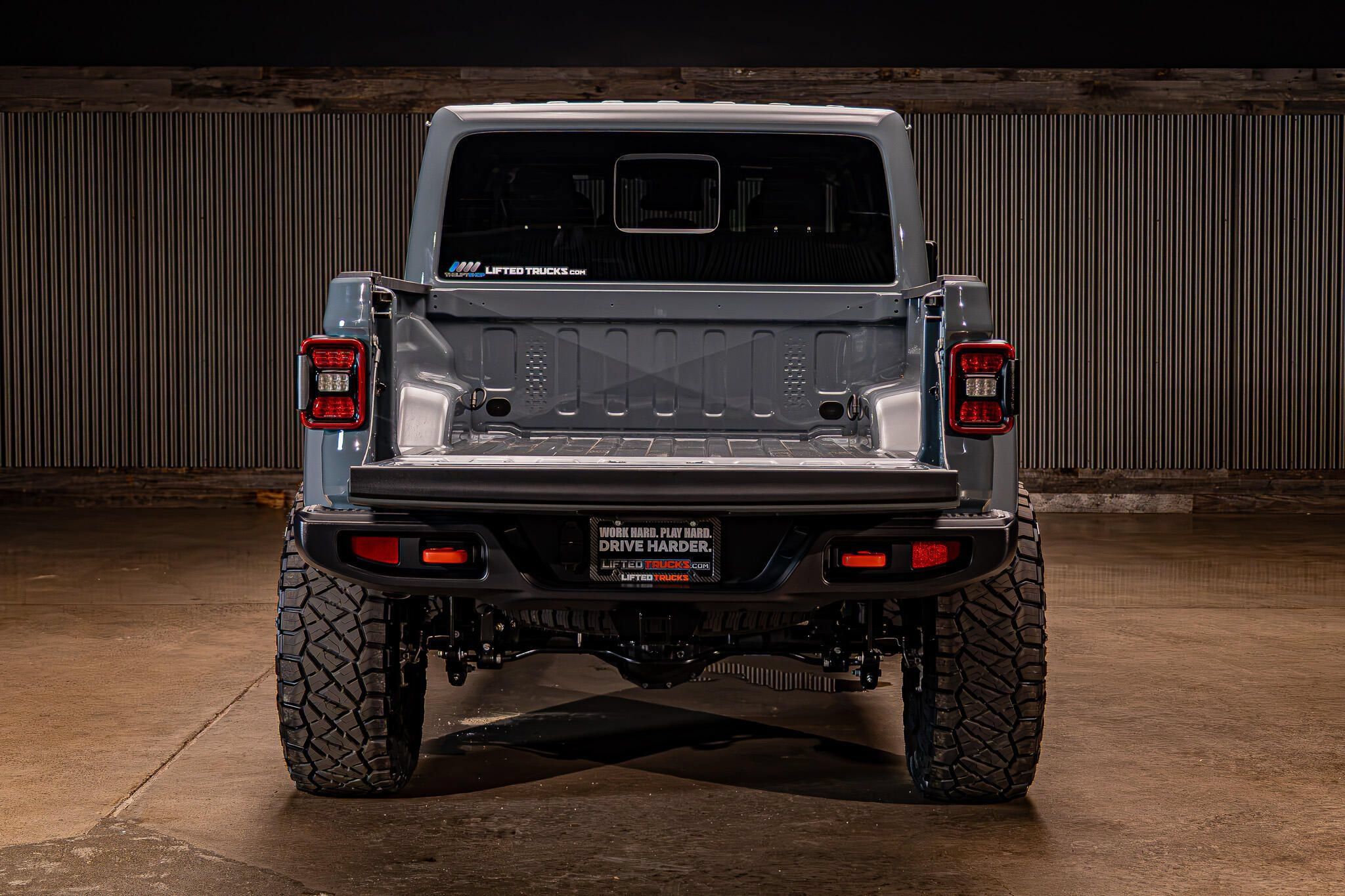 Used 2025 Jeep Gladiator Mojave w/ Convenience Group AWD/4WD image 13