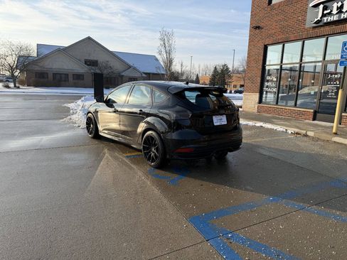 Used 2017 Ford Focus ST image 9