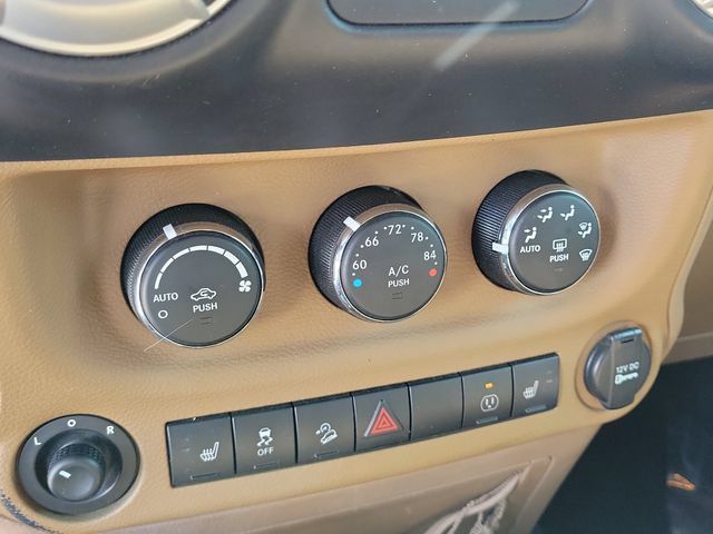 Used 2013 Jeep Wrangler Unlimited Sahara w/ Connectivity Group AWD/4WD image 25