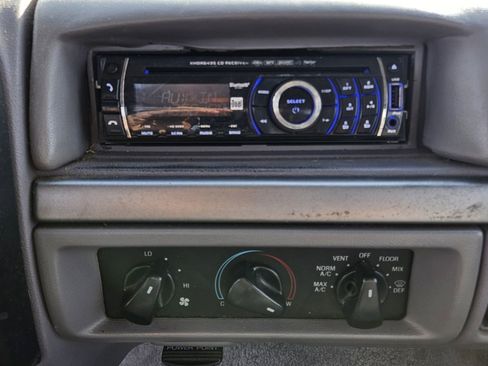 Used 1994 Ford F150 XL image 18