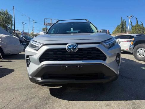 Used 2022 Toyota RAV4 XLE Premium AWD/4WD image 2