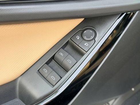 Used 2025 Chevrolet Equinox ACTIV w/ Safety and Technology Package image 21