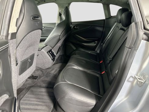 Used 2021 Aston Martin DBX image 23