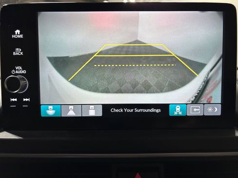 Used 2023 Honda Pilot EX-L image 8