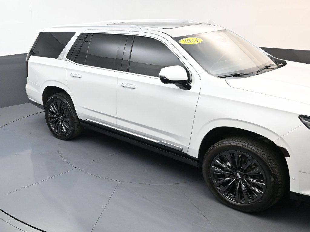 Used 2024 Cadillac Escalade Premium Luxury w/ Performance Package AWD/4WD image 19