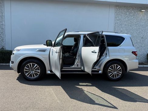 Certified 2023 Nissan Armada SL w/ Captain's Chairs Package AWD/4WD image 18